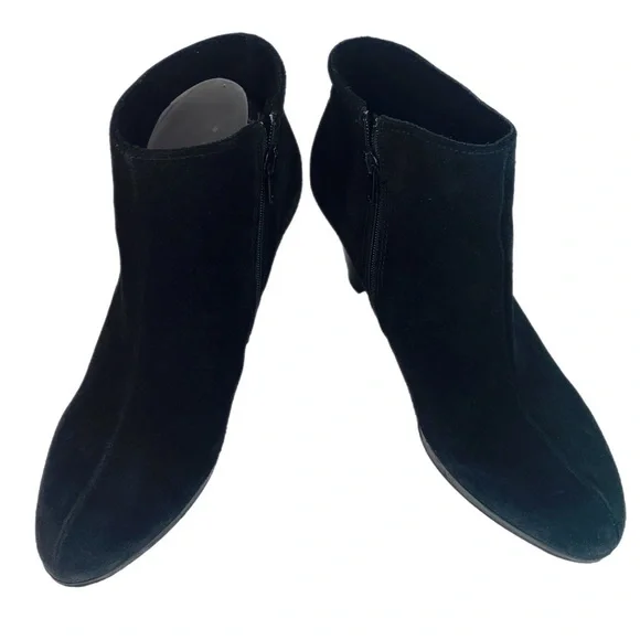 La CANADIENNE Dark Suede Ankle Boots - Picture 5 of 7